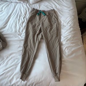 Womens figs high waisted Tatu slim scrub joggers